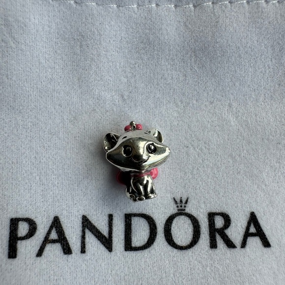Disney x PANDORA The Aristocats Marie Charm - Picture 1 of 3